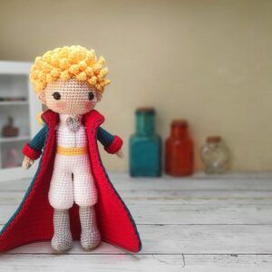 Patrón Principito traje blanco con abrigo amigurumi