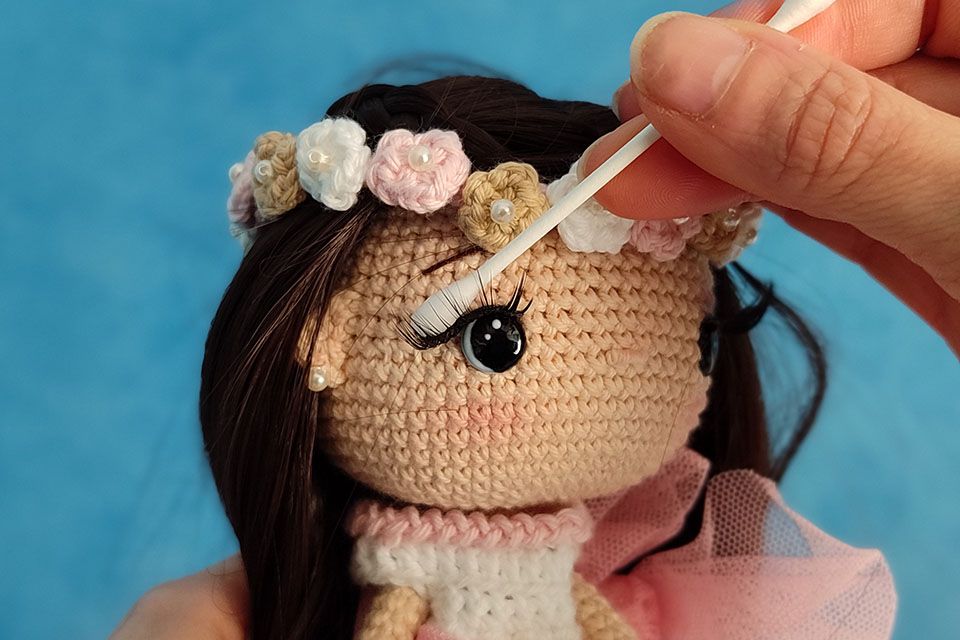 lavar amigurumis con pestañas