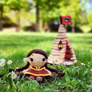 Patrón Amigurumi Amaia + Tienda de Campaña (PDF en Español)