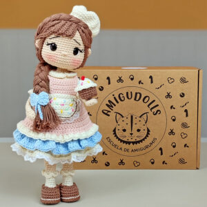 Kit de materiales para tejer a Madeleine la pastelera en amigurumi
