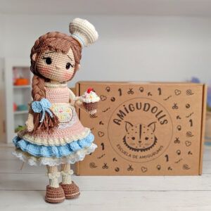 Kit de materiales para tejer a Madeleine la pastelera en amigurumi